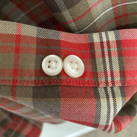 Cremieux button down shirt, XL, no stains rips or tears, extra buttons - Picture 6 of 6
